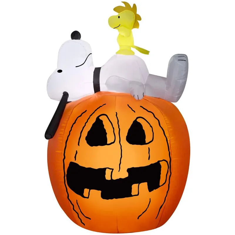 Gemmy 4.5 Ft Prelit Snoopy And Woodstock On Jack-o-lantern Inflatable