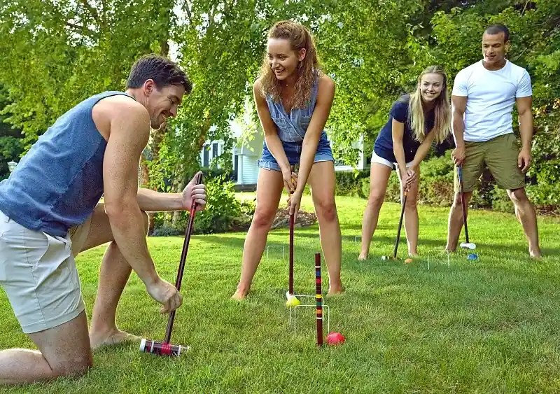 Family Croquet Set With 6 Mallets, 6 Balls, 2 Stakes, 9 Wickets