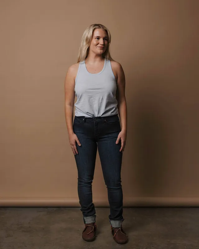 Smith + Rogue Women‘s No. 72 Mid Rise Skinny Denim