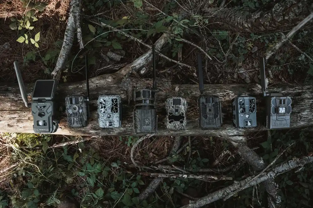 Choosing the Right Game Camera Glow vs. No-Glow Guide for Hunters and Wildlife Enthusiasts