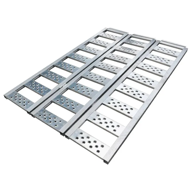 CargoMaster Tri-Fold Aluminum Ramp - Aluminum - 1500 lb